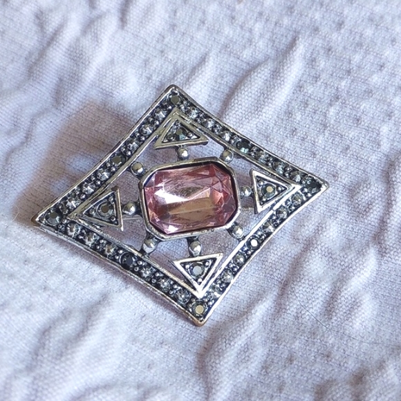 Vintage Silver Marcasite Pink cushion cut Stone Art Deco Revival Pin Brooch - Picture 2 of 4